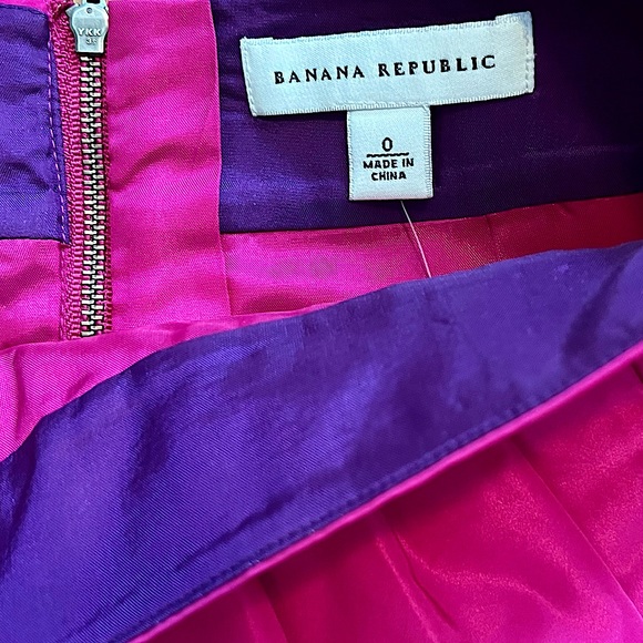 NWT - BANANA REPUBLIC Vibrant Fuchsia Skirt - Picture 15 of 15